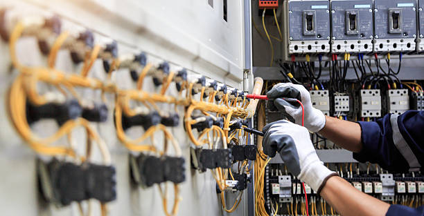 Professional Electrician technician working in Byhalia, MS